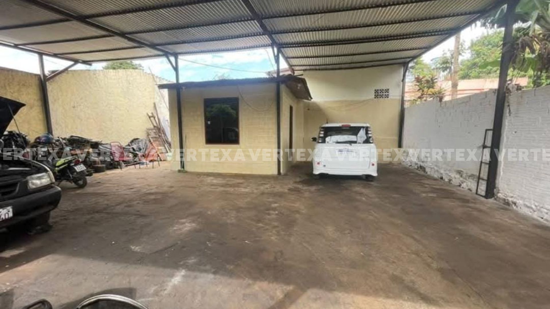 Casa con Galpón y Oficina en zona estrategica de Ciudad del Este | Una Propiedad, Múltiples Oportunidades