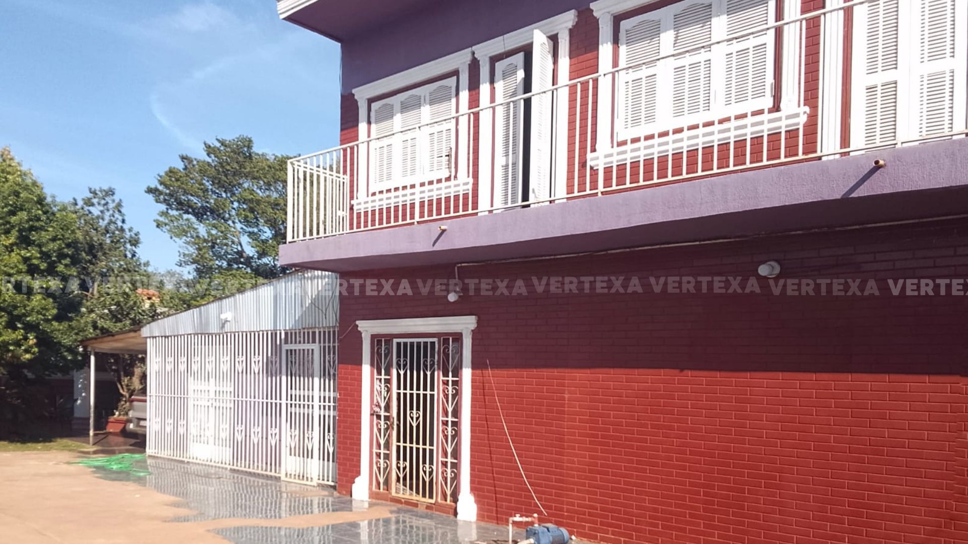 Casa de 2 Plantas con Quincho en Km 14 Monday | A tan solo 800mt de la ruta PY02